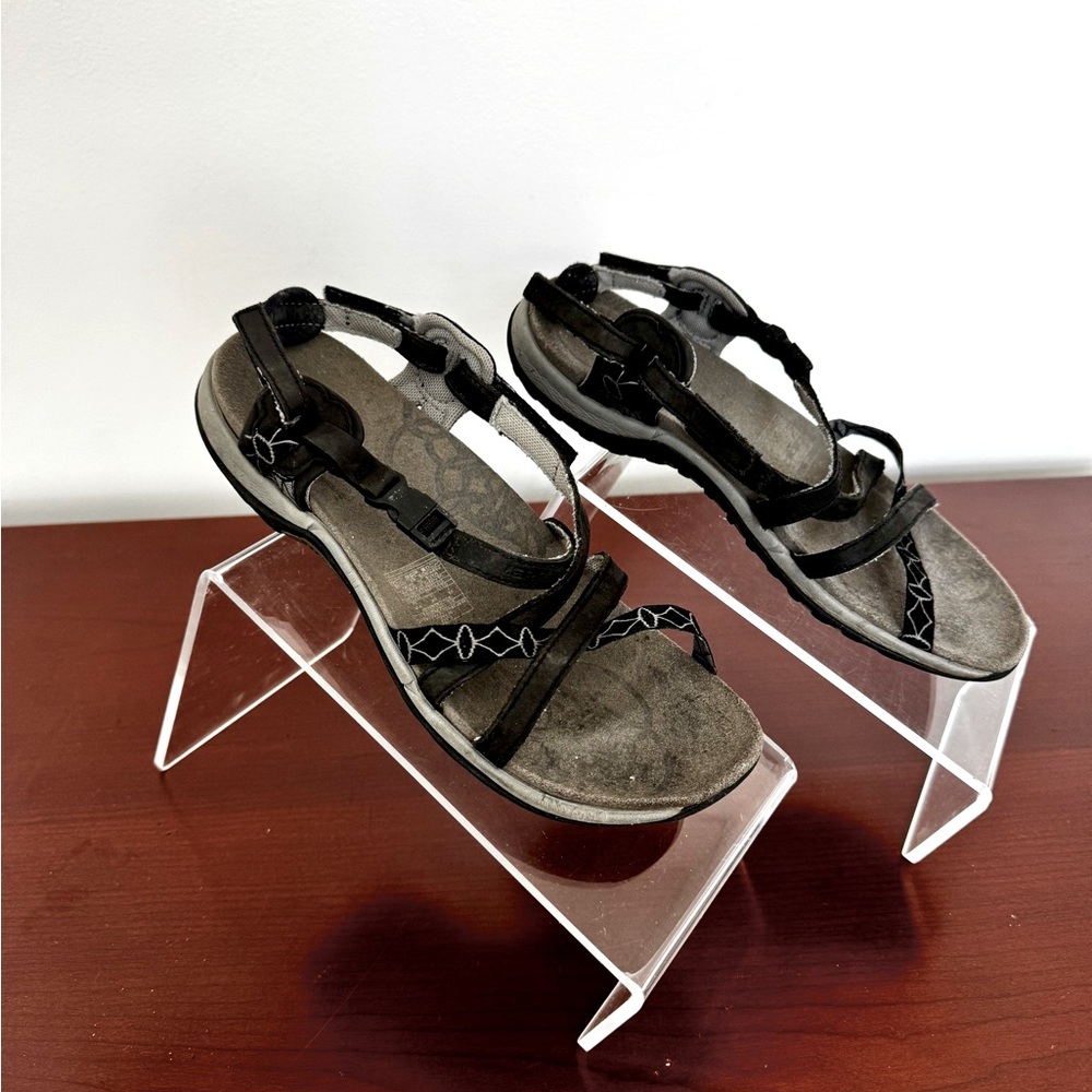 Merrell Performance Footwear Sandals size 7